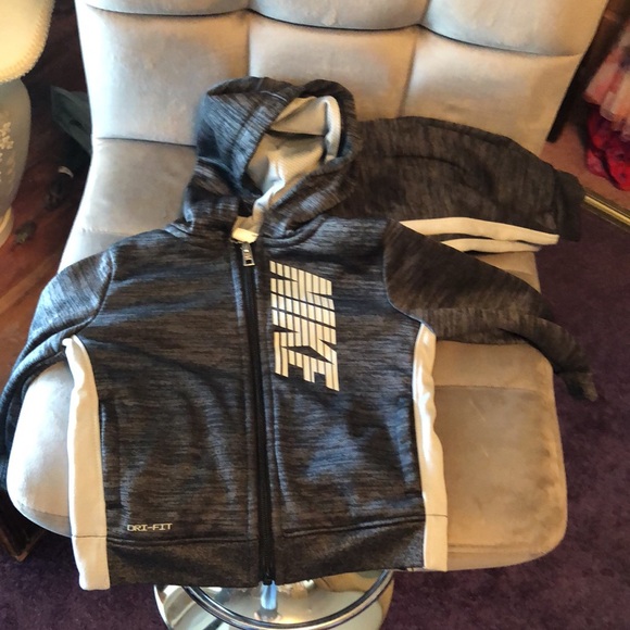 Set of (2) Nike Baby Boy Clothes 18 months - Picture 14 of 15